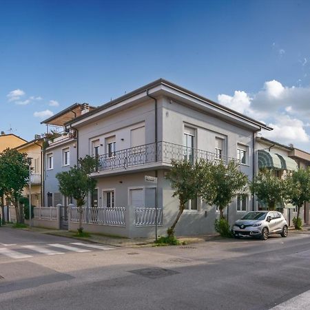Casa Vacanze Da Antonio Ristrutturata Luglio 2023 Виареджо Екстериор снимка