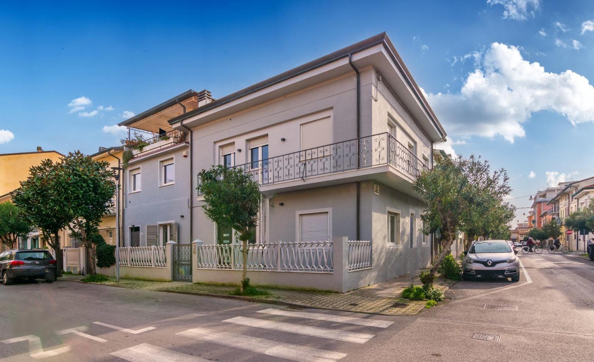 Casa Vacanze Da Antonio Ristrutturata Luglio 2023 Виареджо Екстериор снимка
